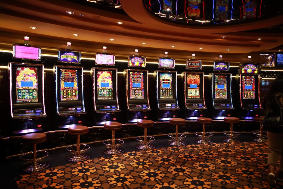 The Evolution and Mechanics of the Modern Slot Machine: From Mechanical Reels to Digital Innovation