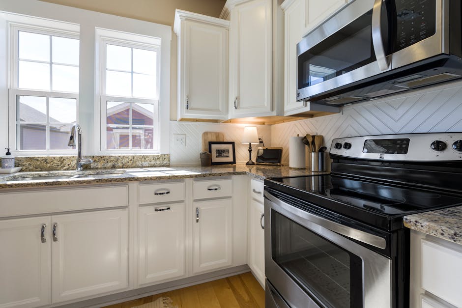 How a black range hood enhances kitchen design and improves ventilation